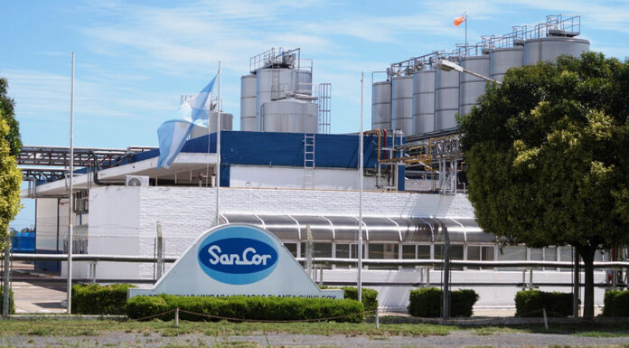 SanCor acelera su reestructuración: redujo 736 empleos y negocia la venta de seis plantas