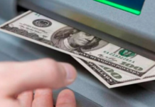 El BCRA elimina el tope para retirar dólares con tarjeta en el exterior