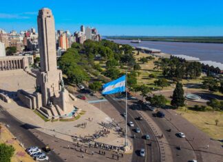 Boom turístico en Rosario: subieron 105 % los pasajeros nacionales y 91 % los internacionales