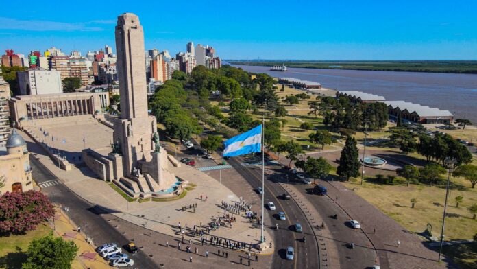 Boom turístico en Rosario: subieron 105 % los pasajeros nacionales y 91 % los internacionales