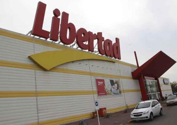 La Anónima acelera su expansión y toma el control de los hipermercados Libertad en el interior del país