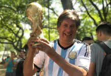 El Mundial de Santacroce ya llegó a medios nacionales: un viaje de USD 17 mil y más de tres semanas en EE.UU.