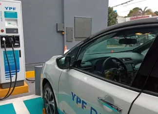 YPF y Tesla impulsan corredores de carga rápida para recorrer el país en vehículos eléctricos