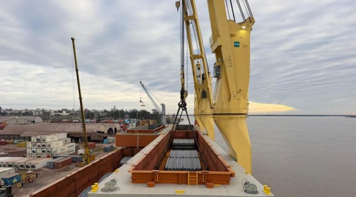 El Puerto de Rosario descargó 12 barcazas y movilizó más de 4.400 toneladas de carga