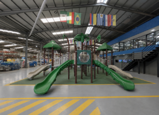 Crucijuegos realizó su primera exportación a España y llevó juegos fabricados en Rosario a La Rioja
