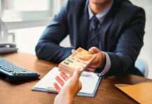 Pedís un préstamo al 10%, pero podés terminar pagando 14,7%: cuánto pesan los impuestos